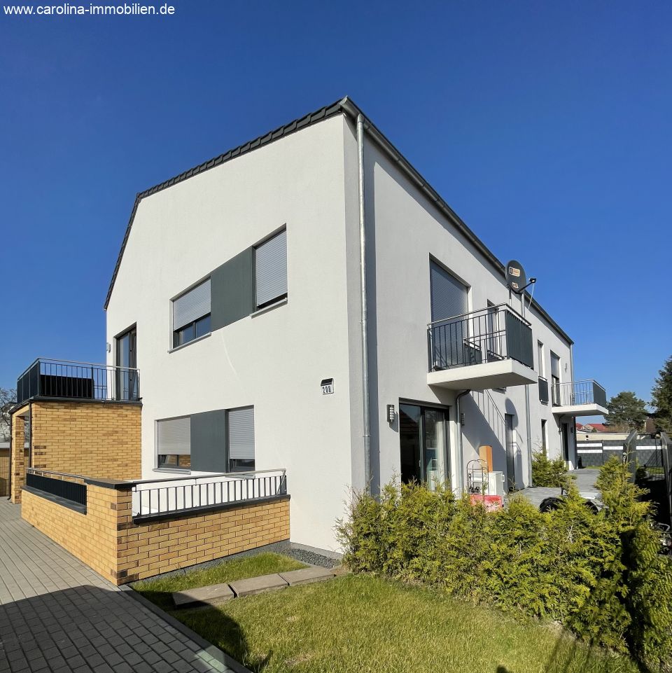TOP! 145 m² Neubau Maisonette Wohnung mit Terrasse, Stellplatz und Garten